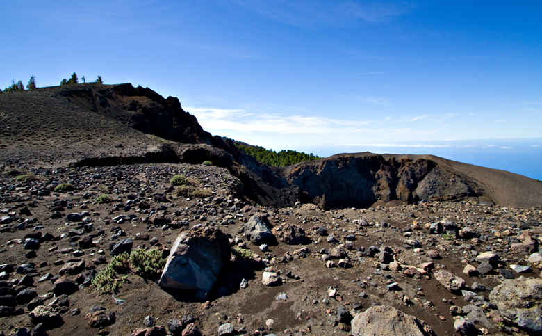 Parque Natural de Cumbre Vieja – Cráter del Hoyo Negro mit Blick aufs Meer
